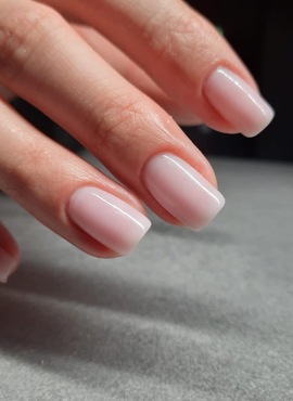 ​Manicure hybrydowy